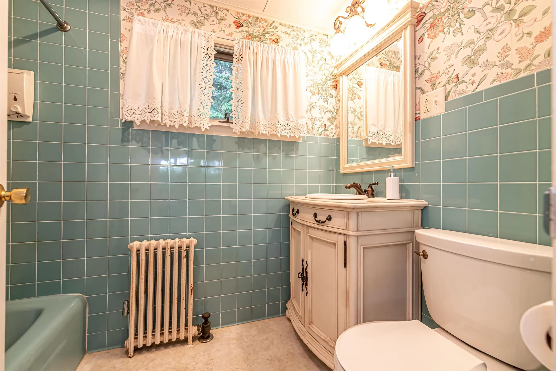 2 Pleasant Street Wolfeboro NH 03894