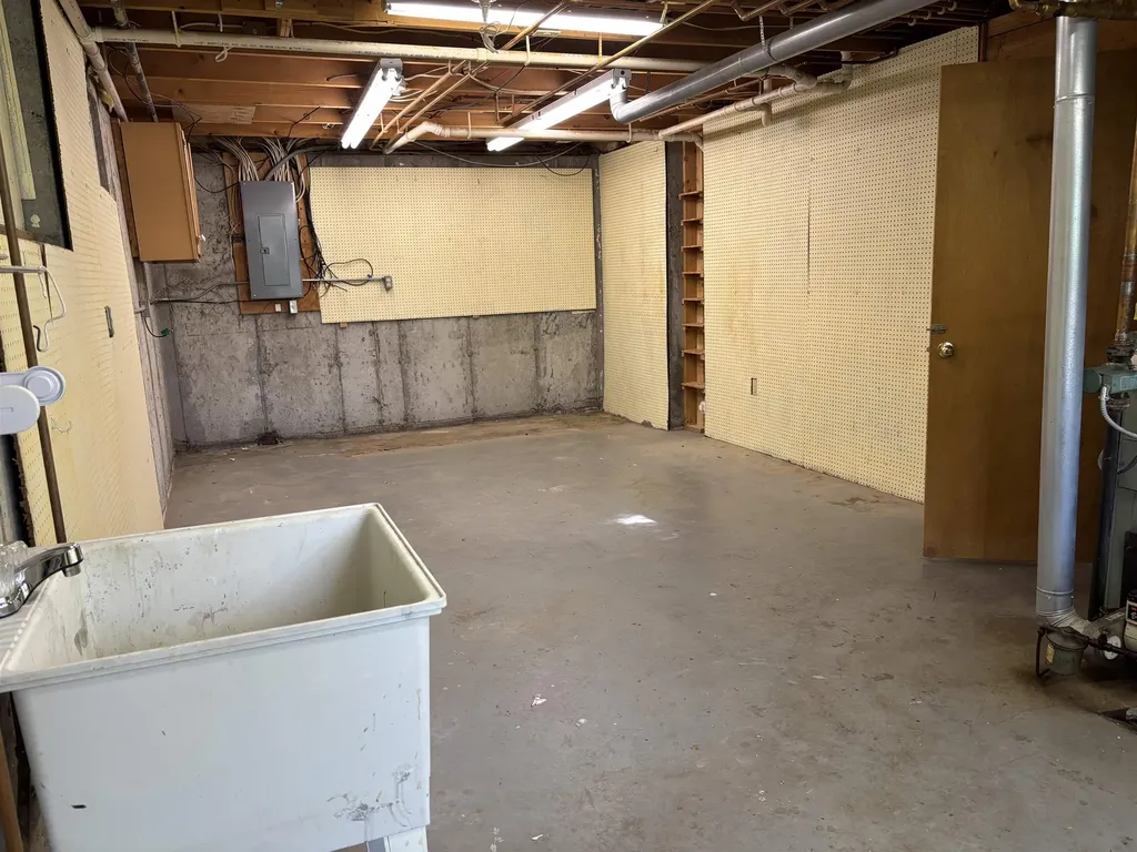 20 Merrill Road Campton NH 03223