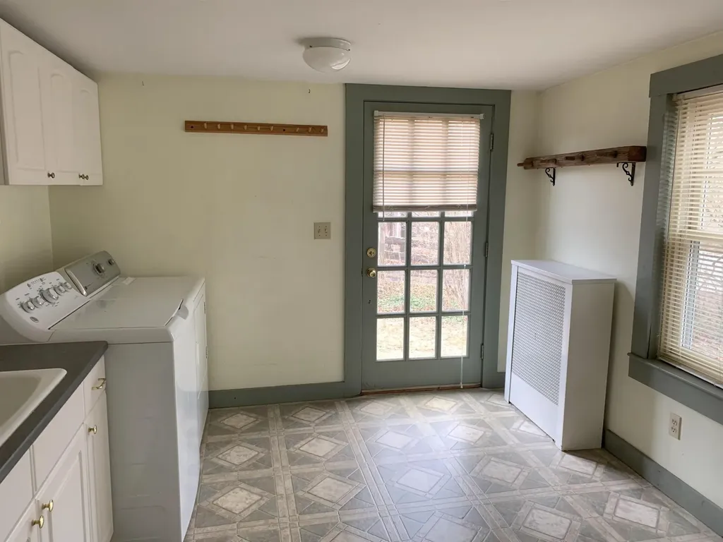 1747 River Road Weare NH 03281