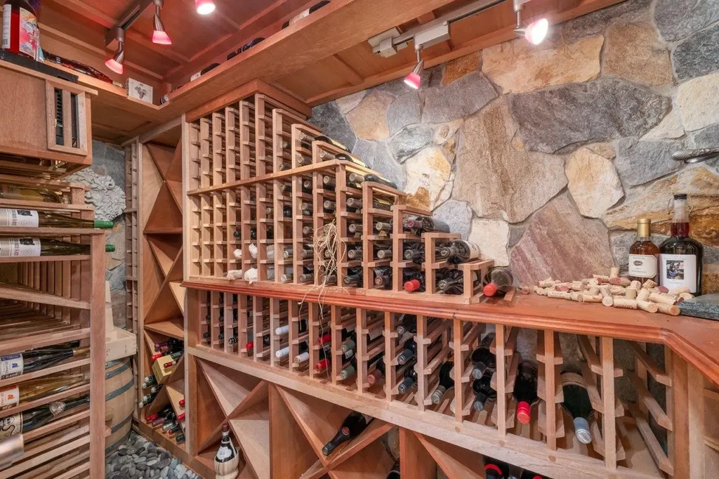 9 Lakewood Drive Gilmanton NH 03837