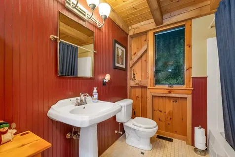 9 Lakewood Drive Gilmanton NH 03837