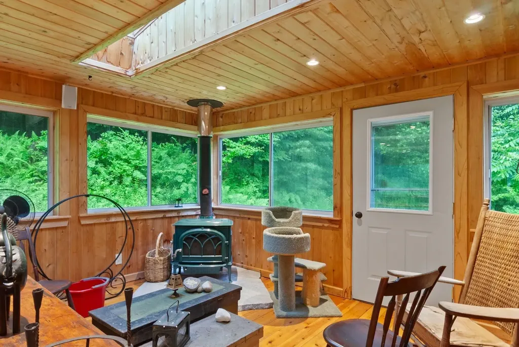 37 Kenyon Road Plainfield NH 03781