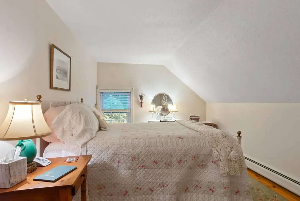 37 Kenyon Road Plainfield NH 03781