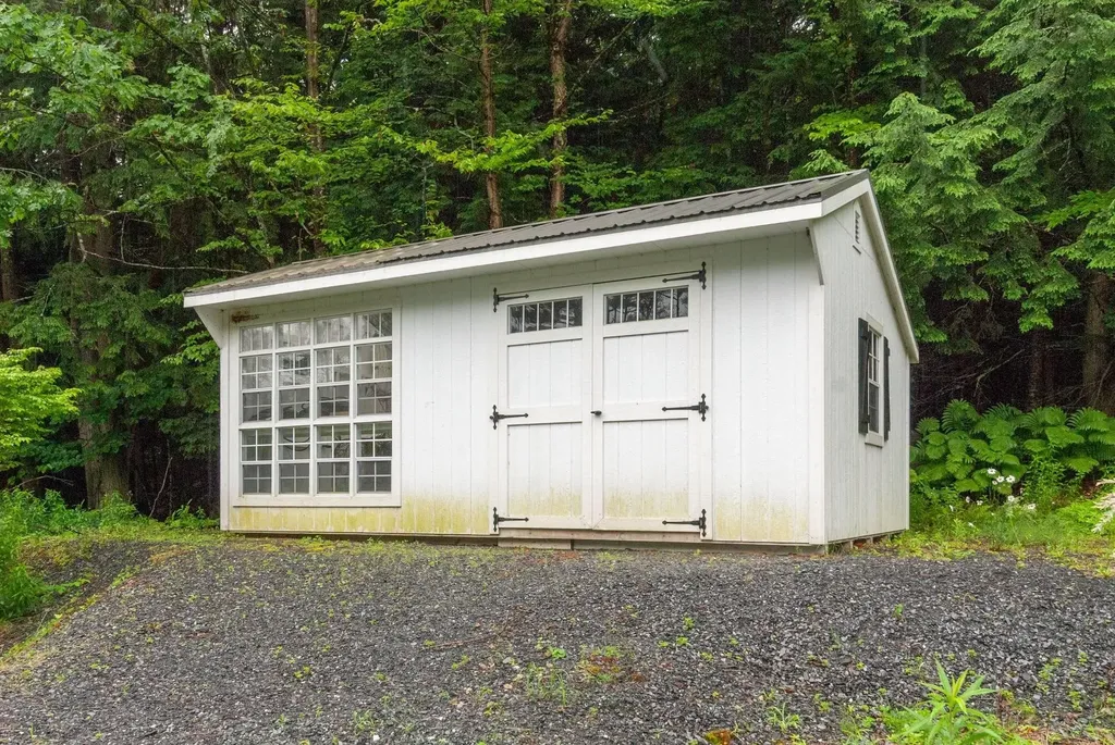 37 Kenyon Road Plainfield NH 03781