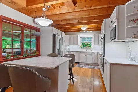 37 Kenyon Road Plainfield NH 03781