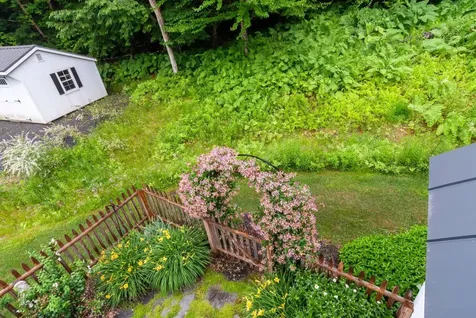 37 Kenyon Road Plainfield NH 03781