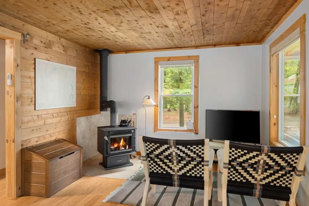 78 Camp Elizabeth Way Newport City VT 05855