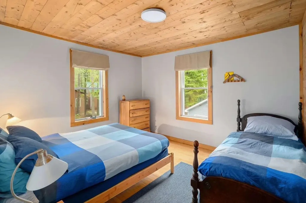 78 Camp Elizabeth Way Newport City VT 05855