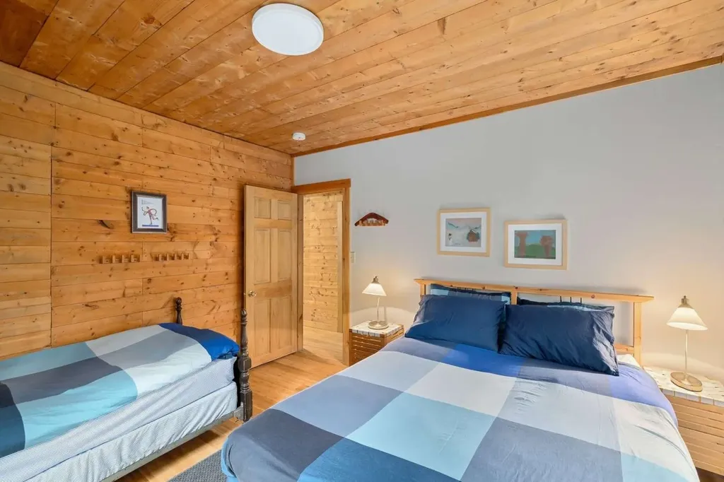 78 Camp Elizabeth Way Newport City VT 05855