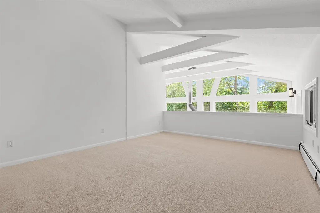 110 Tamarack Road Thornton NH 03285