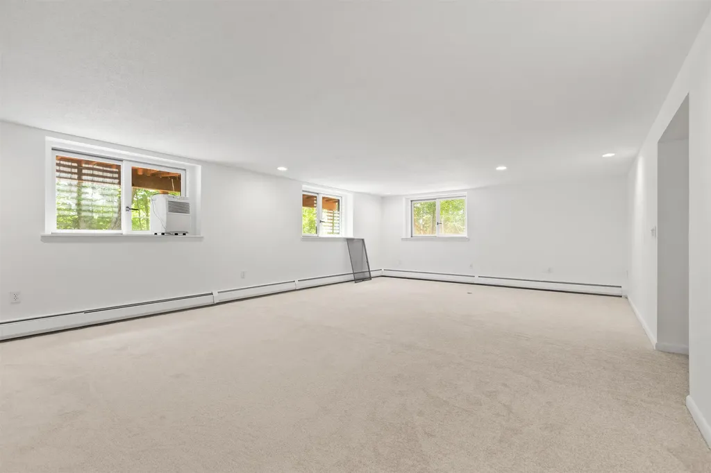 110 Tamarack Road Thornton NH 03285