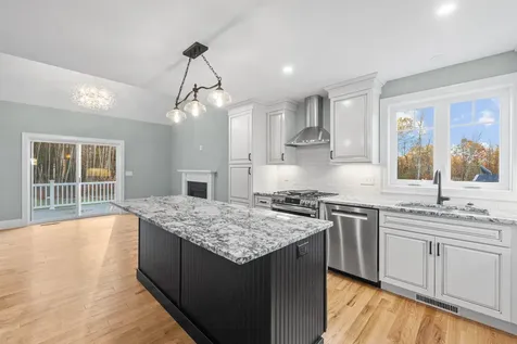 24 Gypsum Lane Chester NH 03036