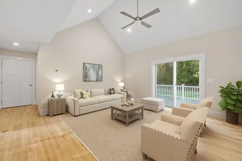 24 Gypsum Lane Chester NH 03036