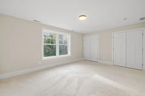 24 Gypsum Lane Chester NH 03036