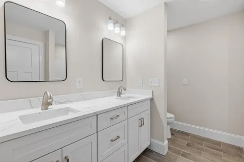 24 Gypsum Lane Chester NH 03036