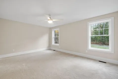 24 Gypsum Lane Chester NH 03036