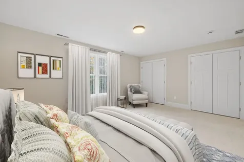 24 Gypsum Lane Chester NH 03036