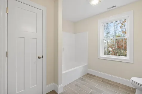 24 Gypsum Lane Chester NH 03036