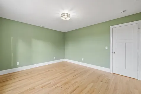 24 Gypsum Lane Chester NH 03036