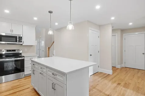 24 Gypsum Lane Chester NH 03036