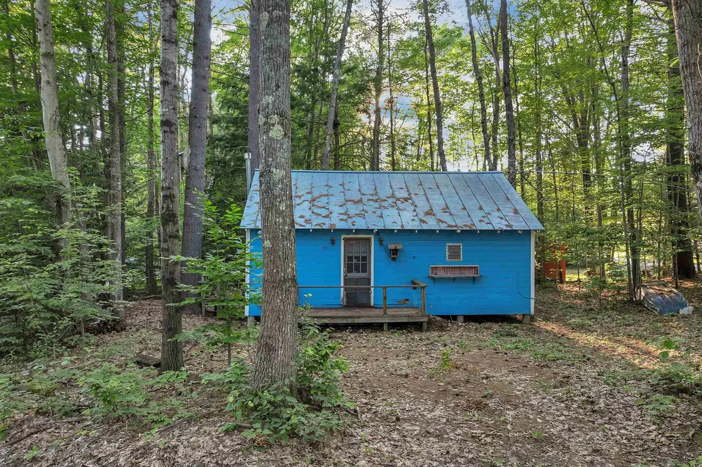 19 Sherwood Forest Drive Canterbury NH 03224