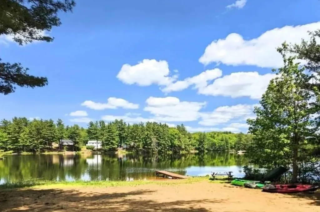 19 Sherwood Forest Drive Canterbury NH 03224