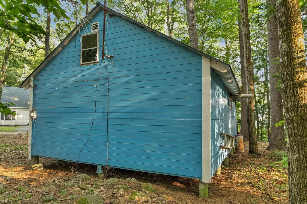 19 Sherwood Forest Drive Canterbury NH 03224