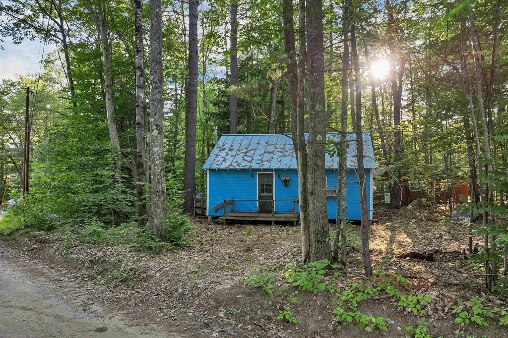 19 Sherwood Forest Drive Canterbury NH 03224