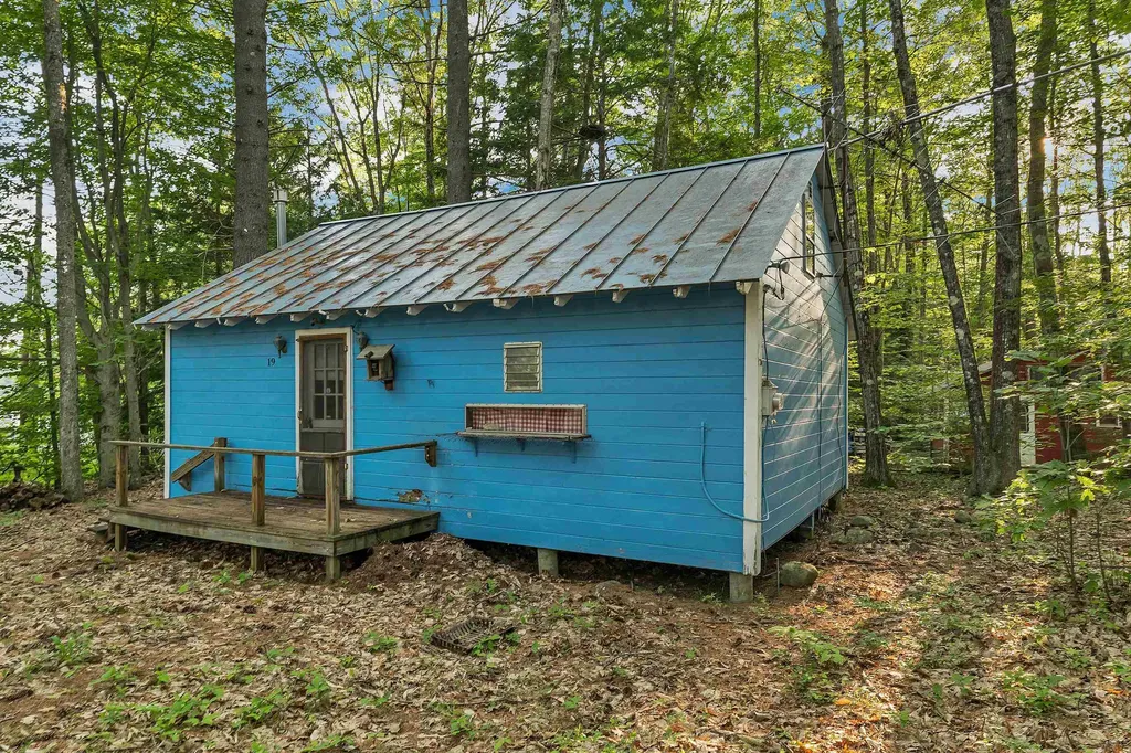 19 Sherwood Forest Drive Canterbury NH 03224