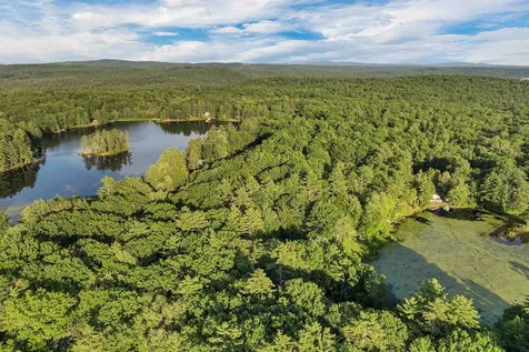 19 Sherwood Forest Drive Canterbury NH 03224