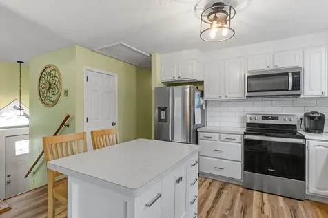 24 Hillrise Lane Meredith NH 03235