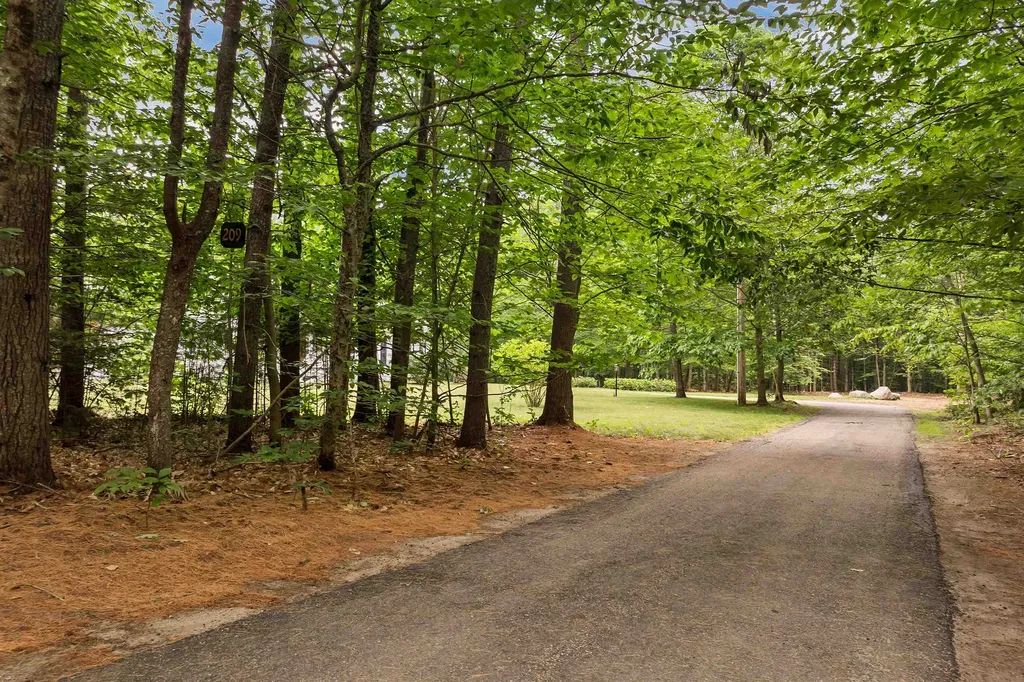 209 Green Mountain Road Effingham NH 03882