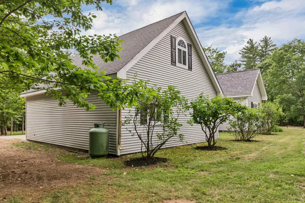209 Green Mountain Road Effingham NH 03882