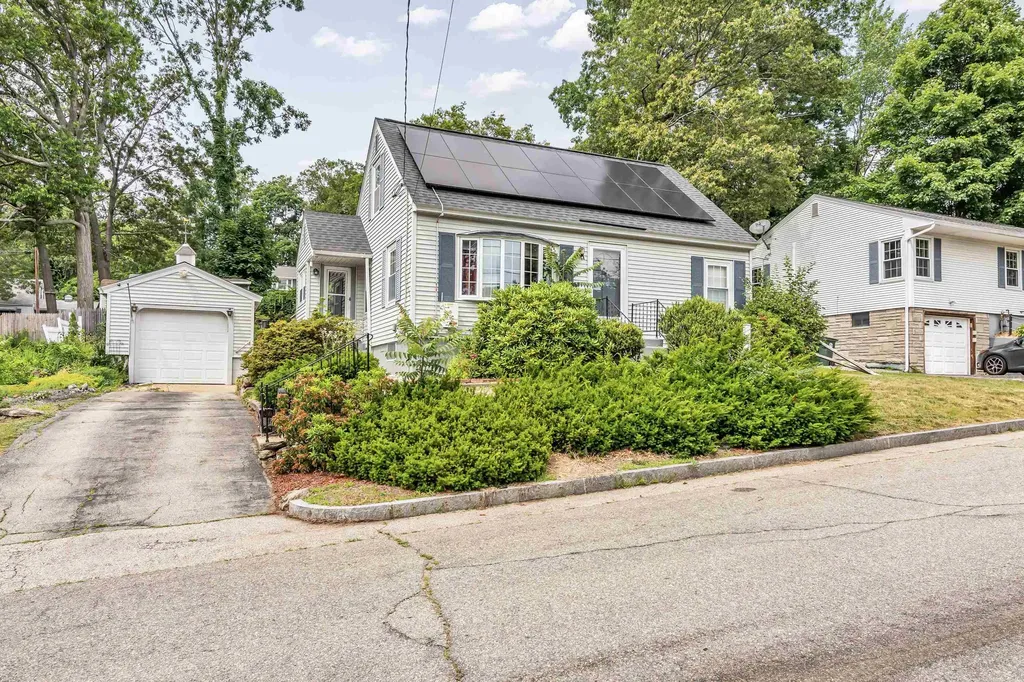 354 Seames Drive Manchester NH 03103