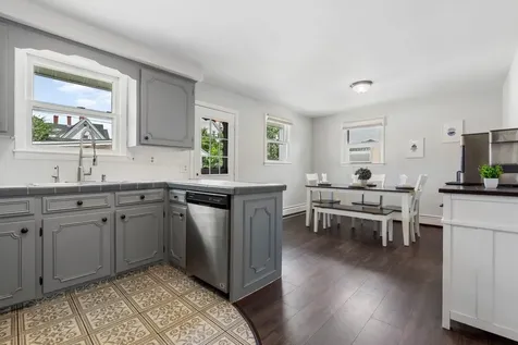 492 Cedar Street Manchester NH 03103