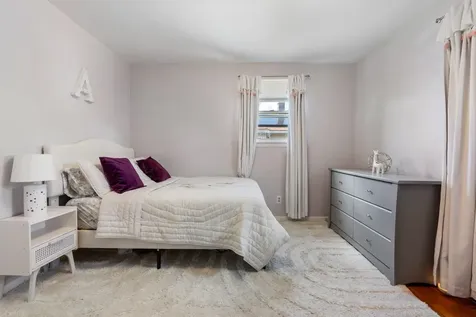 492 Cedar Street Manchester NH 03103