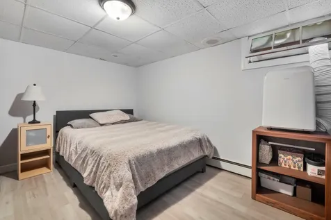 492 Cedar Street Manchester NH 03103
