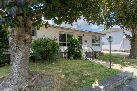 492 Cedar Street Manchester NH 03103