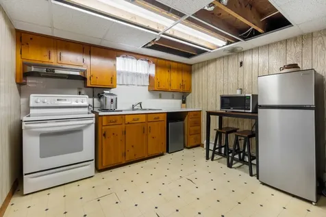 492 Cedar Street Manchester NH 03103