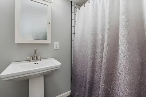 492 Cedar Street Manchester NH 03103