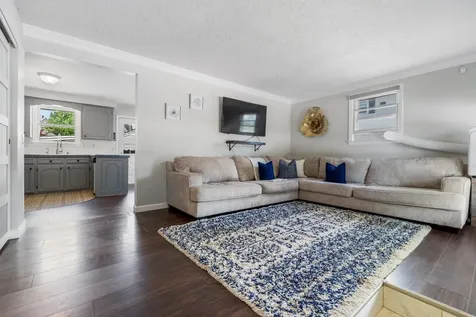 492 Cedar Street Manchester NH 03103
