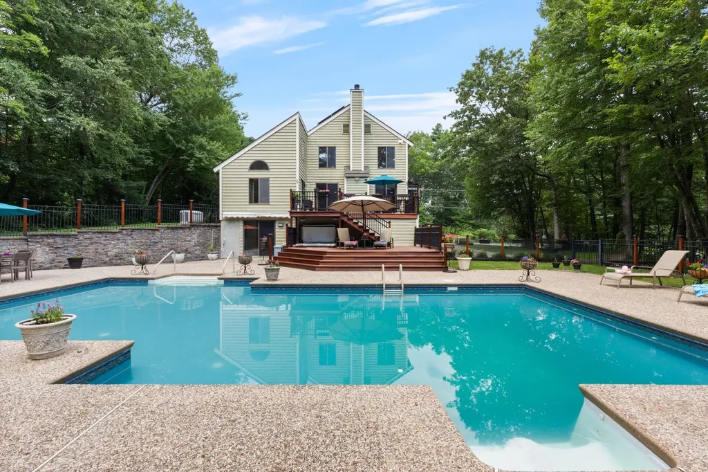 3 Dubeau Drive Derry NH 03038