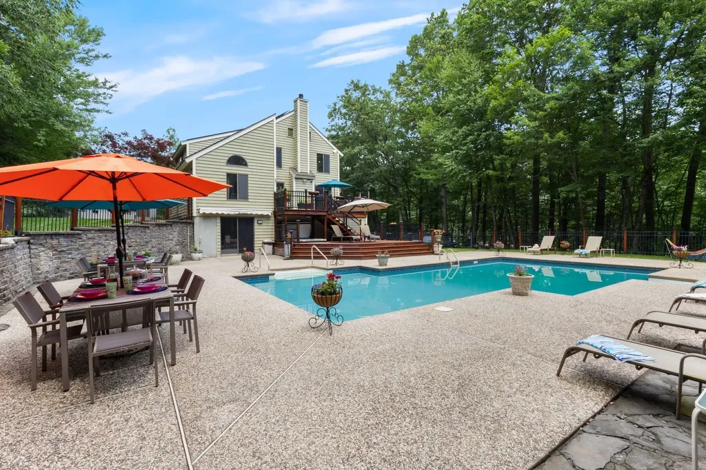 3 Dubeau Drive Derry NH 03038