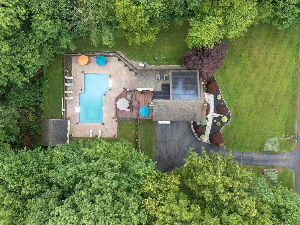 3 Dubeau Drive Derry NH 03038