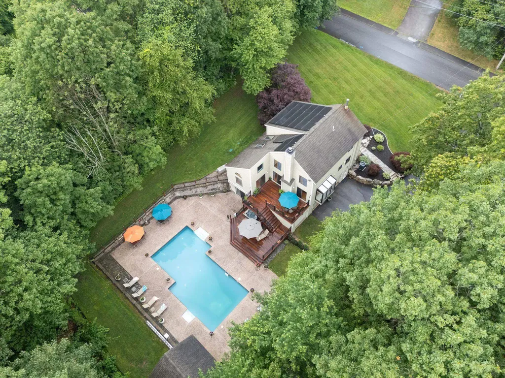 3 Dubeau Drive Derry NH 03038