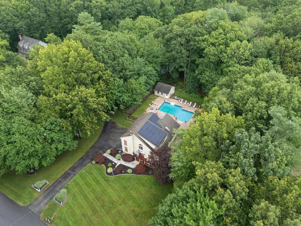 3 Dubeau Drive Derry NH 03038