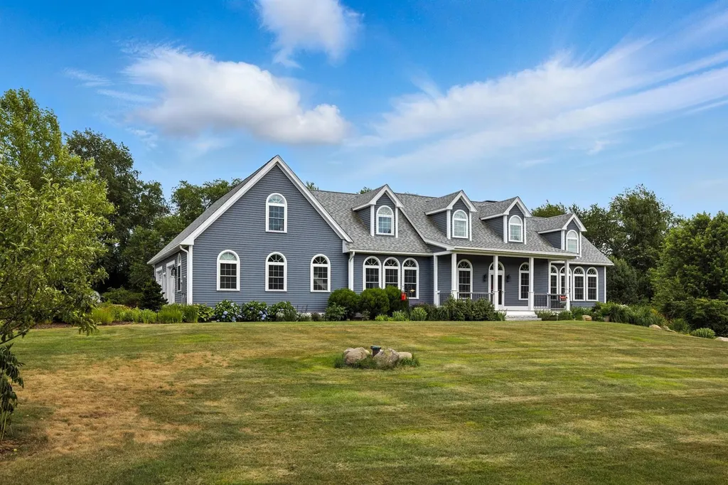 8 Wadleigh Lane Hampton Falls NH 03844