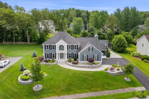 45 Monica Drive Nashua NH 03062