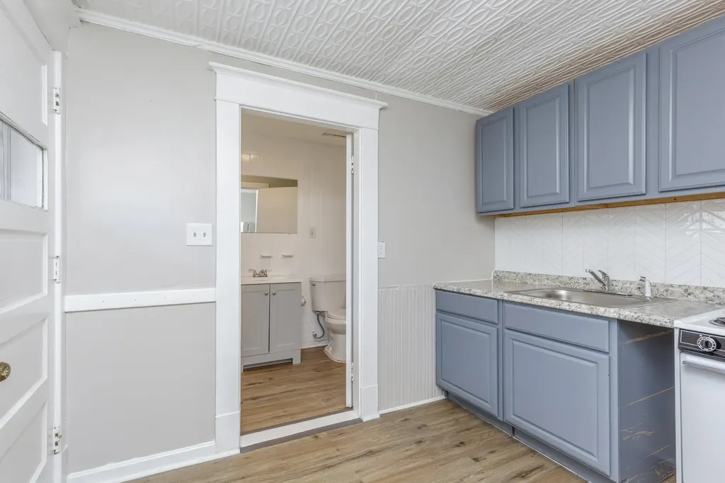 39 Mead Street Manchester NH 03104