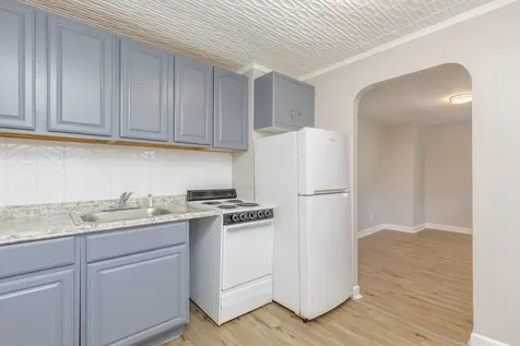 39 Mead Street Manchester NH 03104